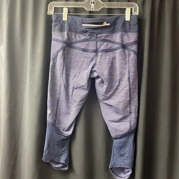 Blue lululemon crops 6 - Picture 3 of 5